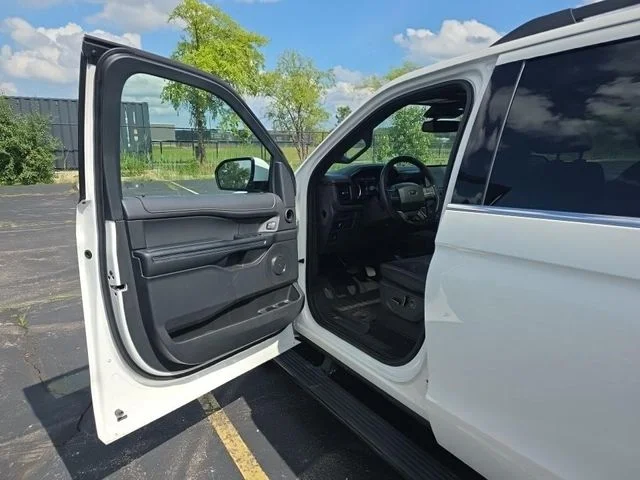 Used 2023 White Ford Limited image 8