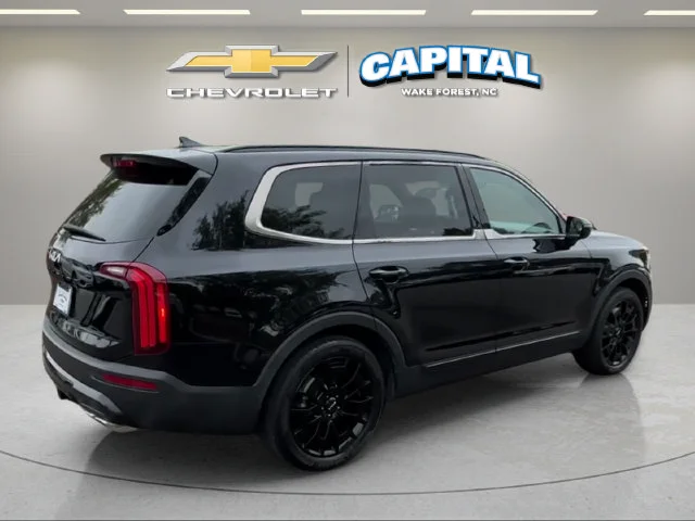Used 2022 Black Kia SX image 5
