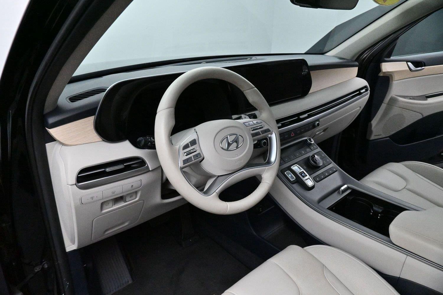 Used 2023 Abyss Black Pearl Hyundai Limited image 18