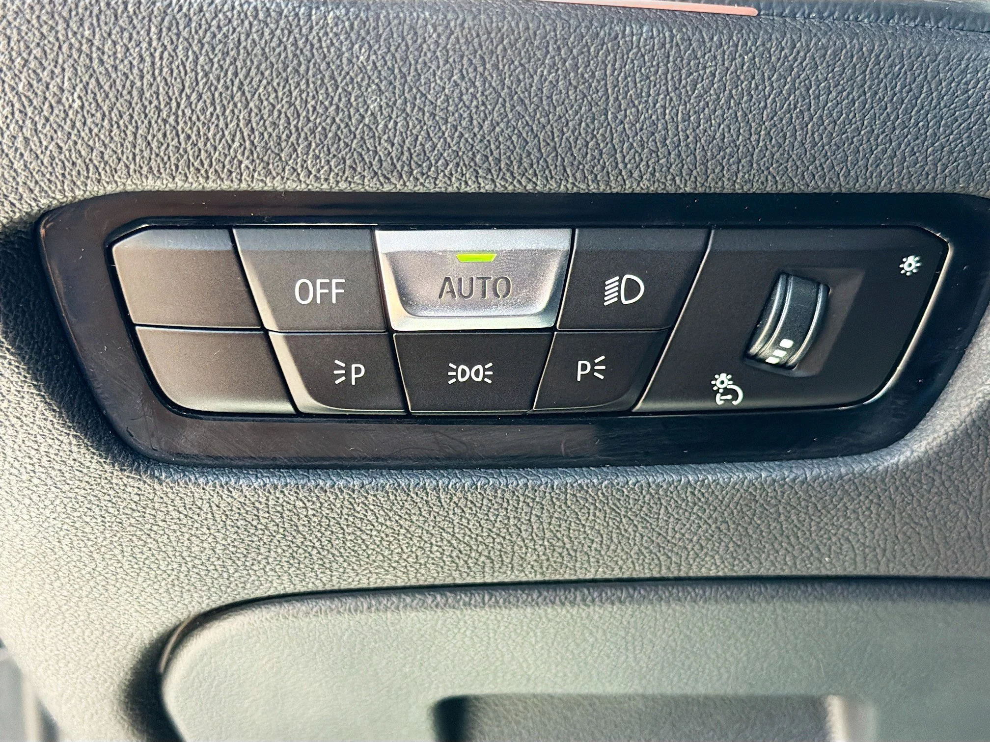 Used 2021 Mineral Grey Metallic BMW 330i image 35