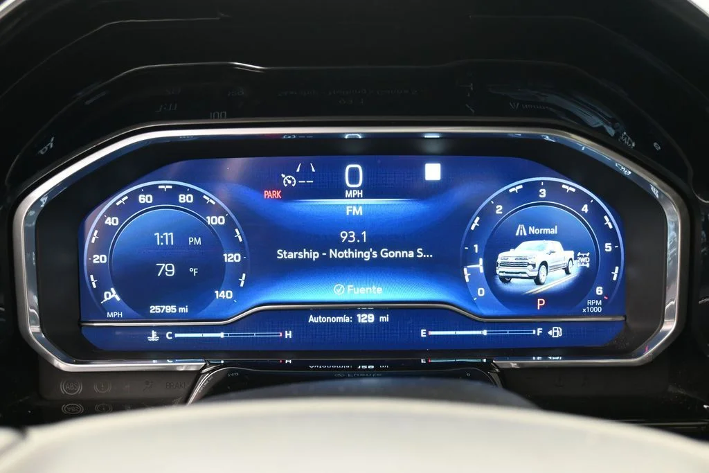 Used 2022 Summit White Chevrolet RST image 36
