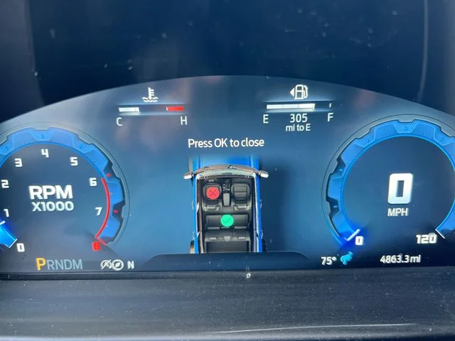 Used 2025 Gray Ford Badlands image 12