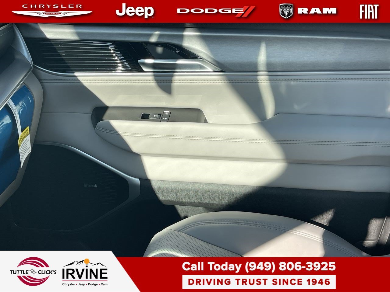 New 2026 Bright White Clear-Coat Exterior Paint Jeep Limited Reserve image 21