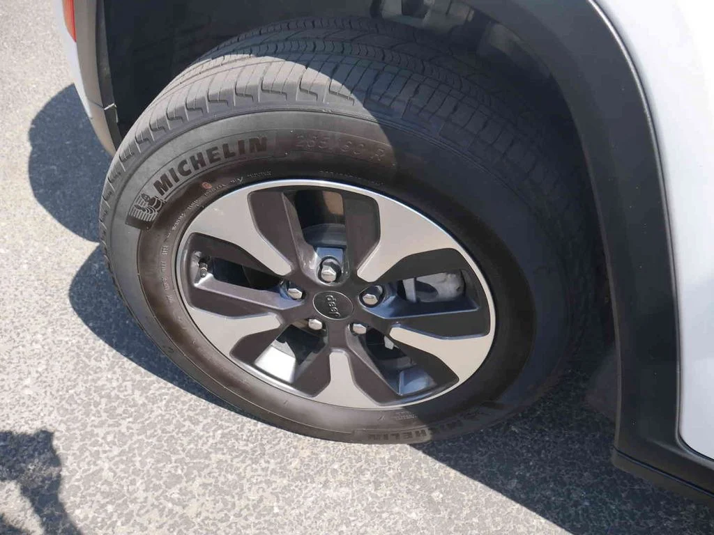Certified Used 2024 White Jeep 4xe image 12