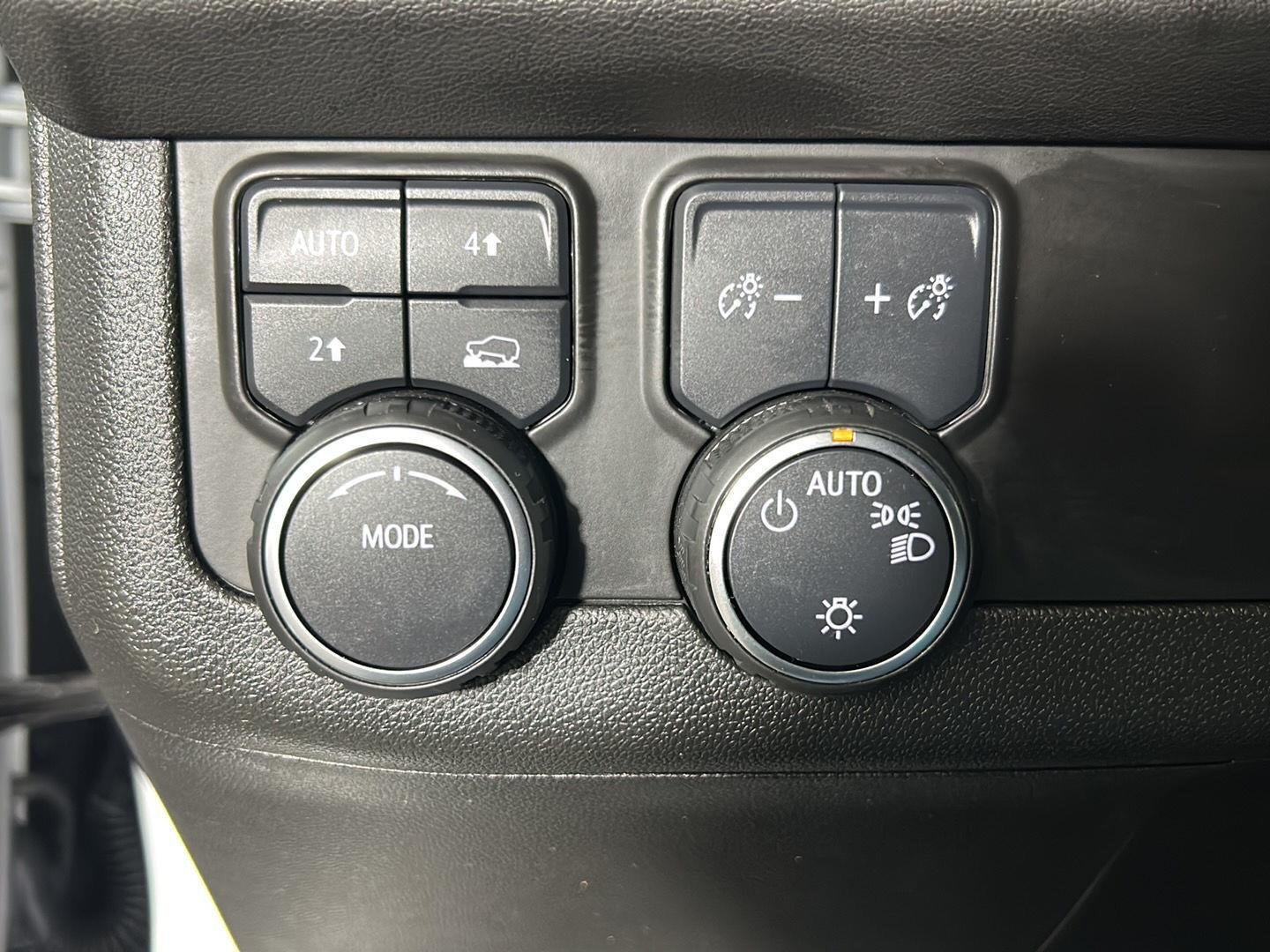 Used 2024 Summit White Chevrolet LT image 25