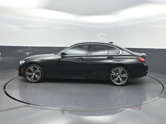 Used 2022 Black BMW 330i image 3