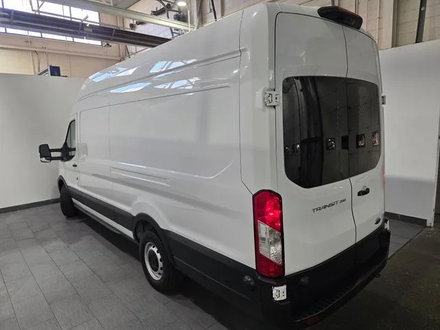 Used 2024 White Ford Base image 3