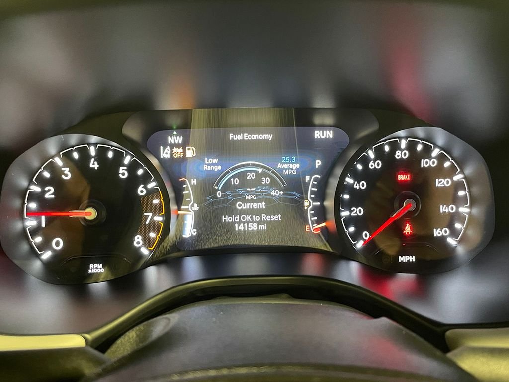 Used 2026 White/off-white Jeep Limited image 6