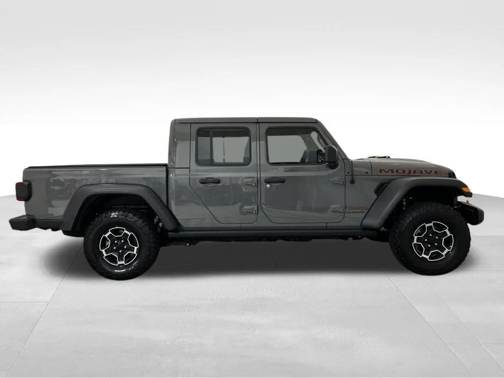 Used 2021 Gray Jeep Mojave image 8