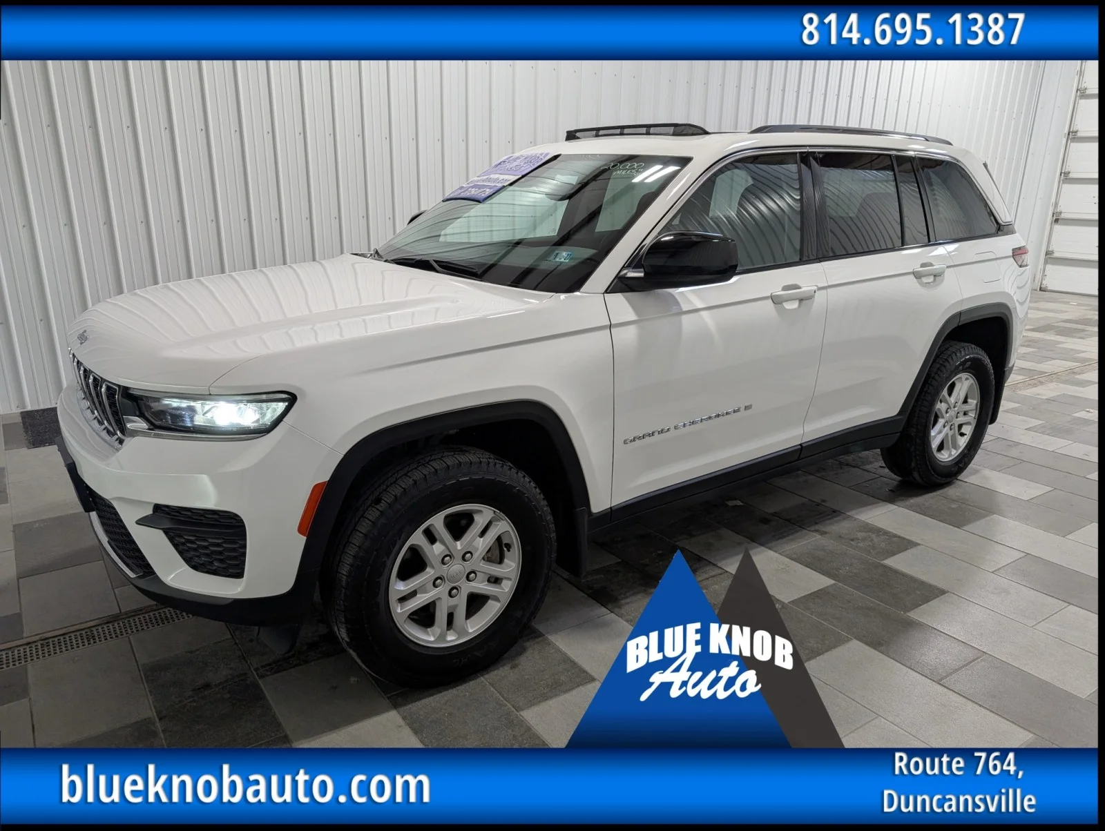 2023 Jeep Grand Cherokee Laredo 4x4's photo