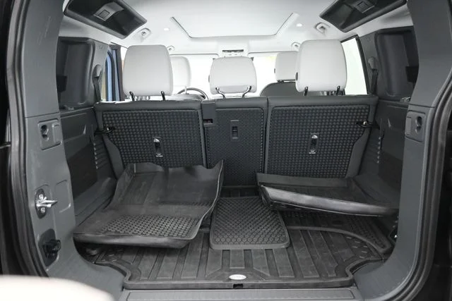Used 2025 Blue Land Rover S image 11