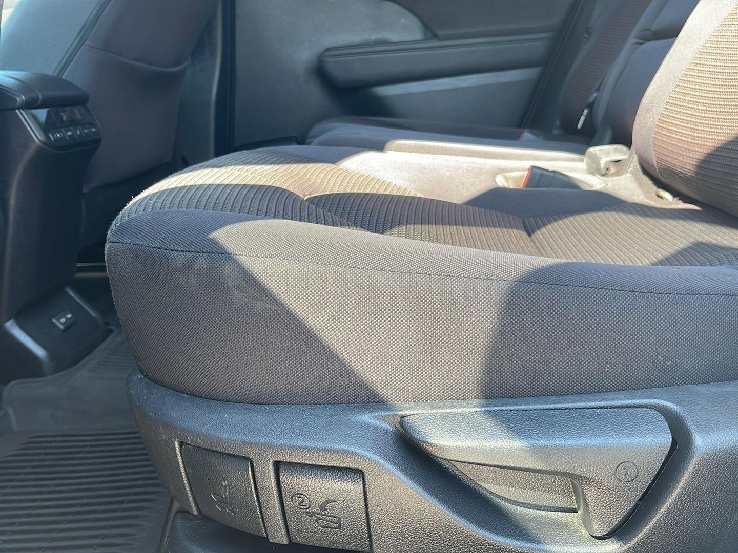 2023 Toyota Highlander LE - Photo 12