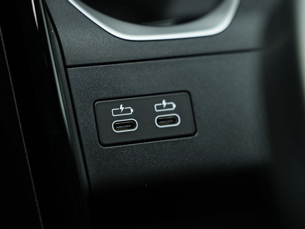 New 2026 Black Sapphire Metallic BMW xDrive28i image 40