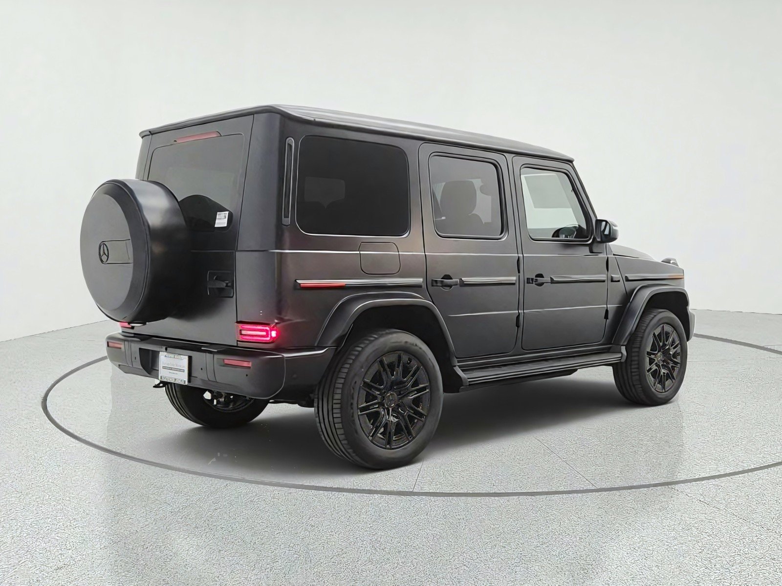 New 2027 MANUFAKTUR Night Black Magno Mercedes-Benz G 580e SUV image 5