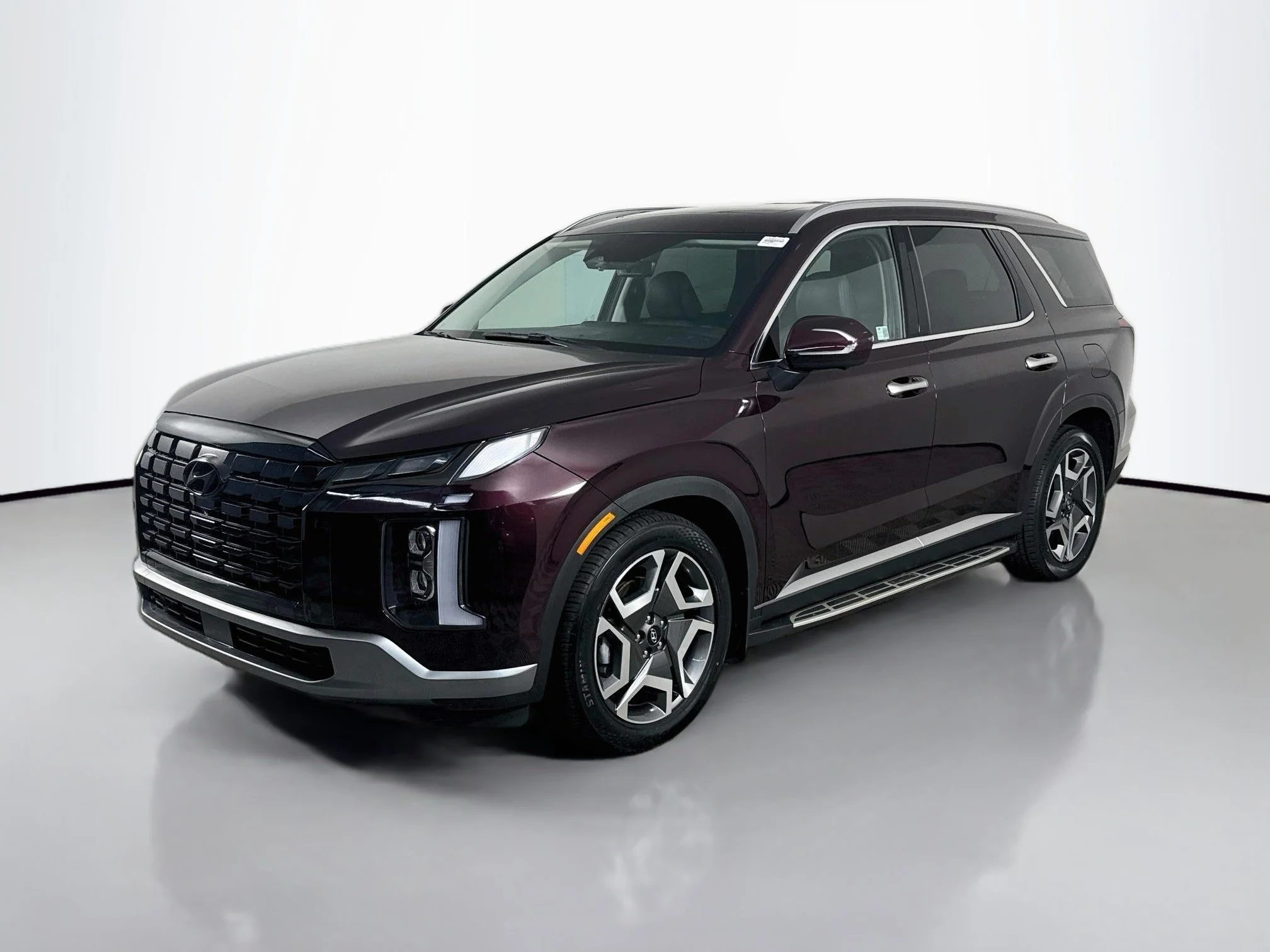 Used 2024 Sierra Burgundy Hyundai SEL 7P image 3