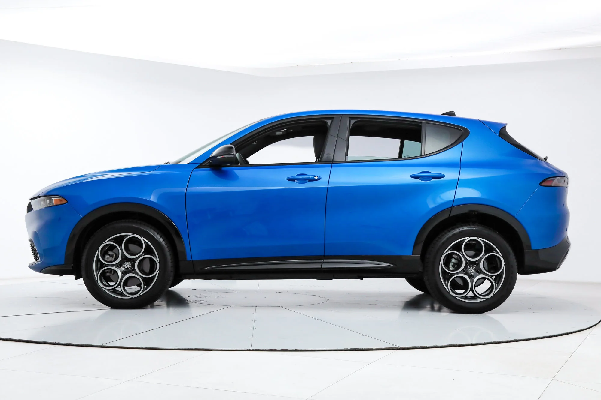2025 Alfa Romeo Tonale Base - Photo 2