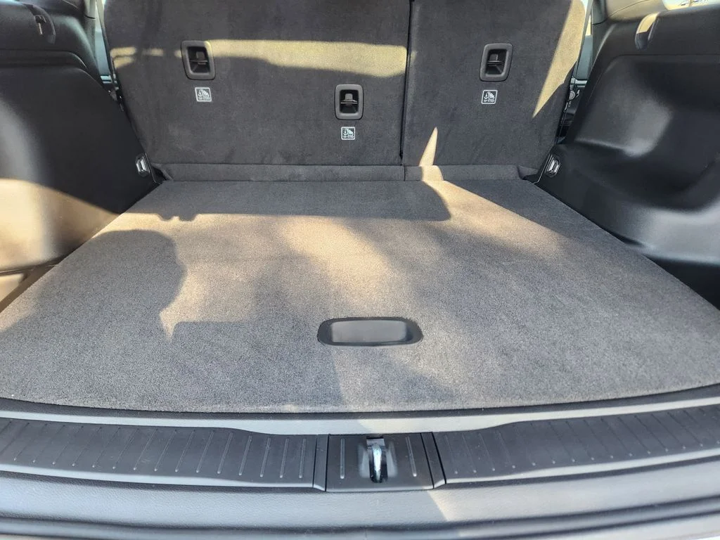 New 2026 Bright White Clear-Coat Exterior Paint Jeep Altitude image 22