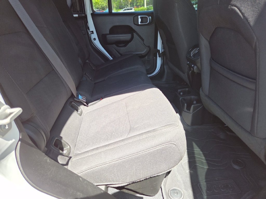 Certified Used 2022 Bright White Clearcoat Jeep Sport S image 18