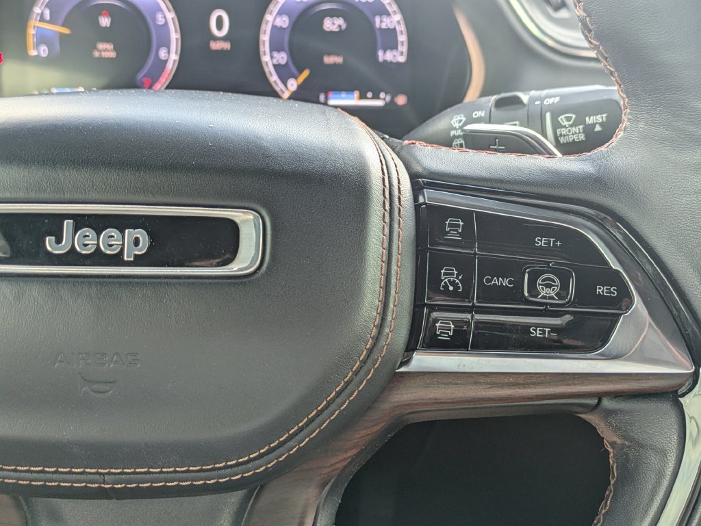 Used 2022 Gray Jeep Summit image 16