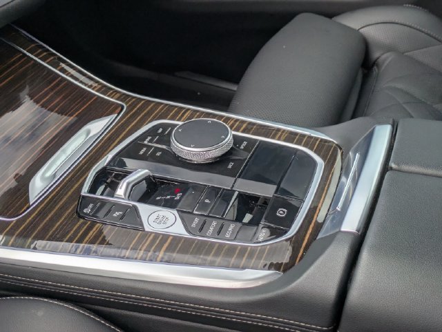 Used 2026 White BMW sDrive40i image 18