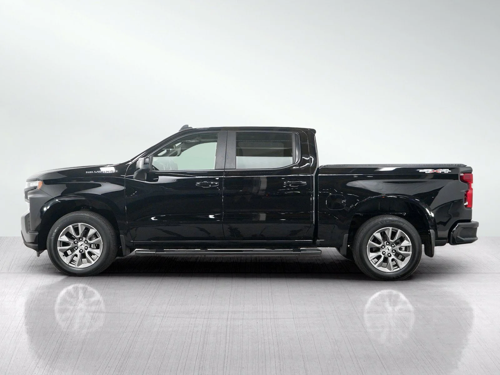 Used 2020 Chevrolet Silverado 1500 RST with VIN 1GCUYEED2LZ283701 for sale in Bloomington, Minnesota