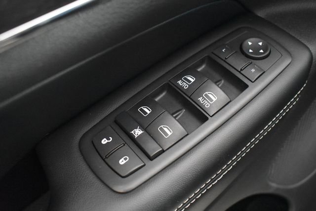 Used 2017 Black Jeep Limited image 27