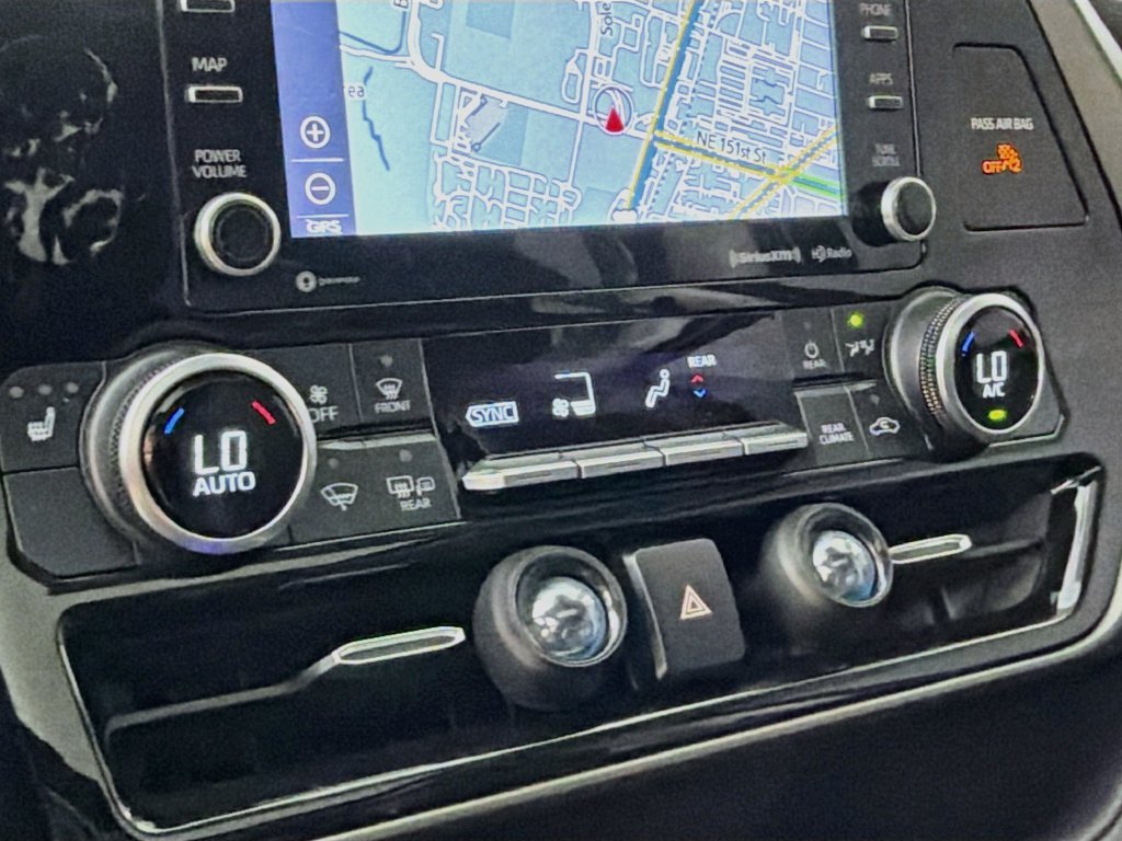 Used 2021  Toyota XLE image 16