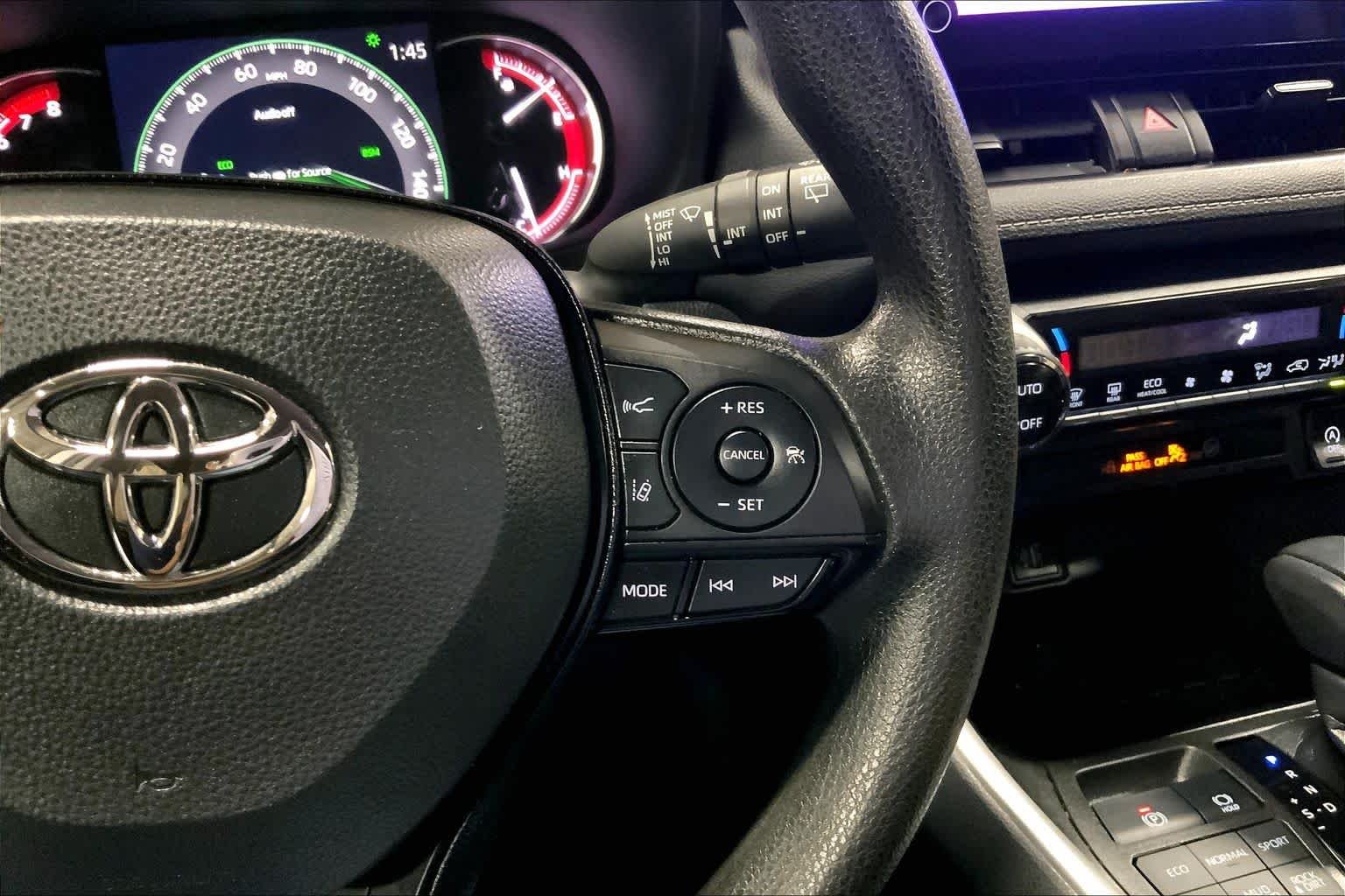 Used 2023 Ice Cap Toyota XLE image 25