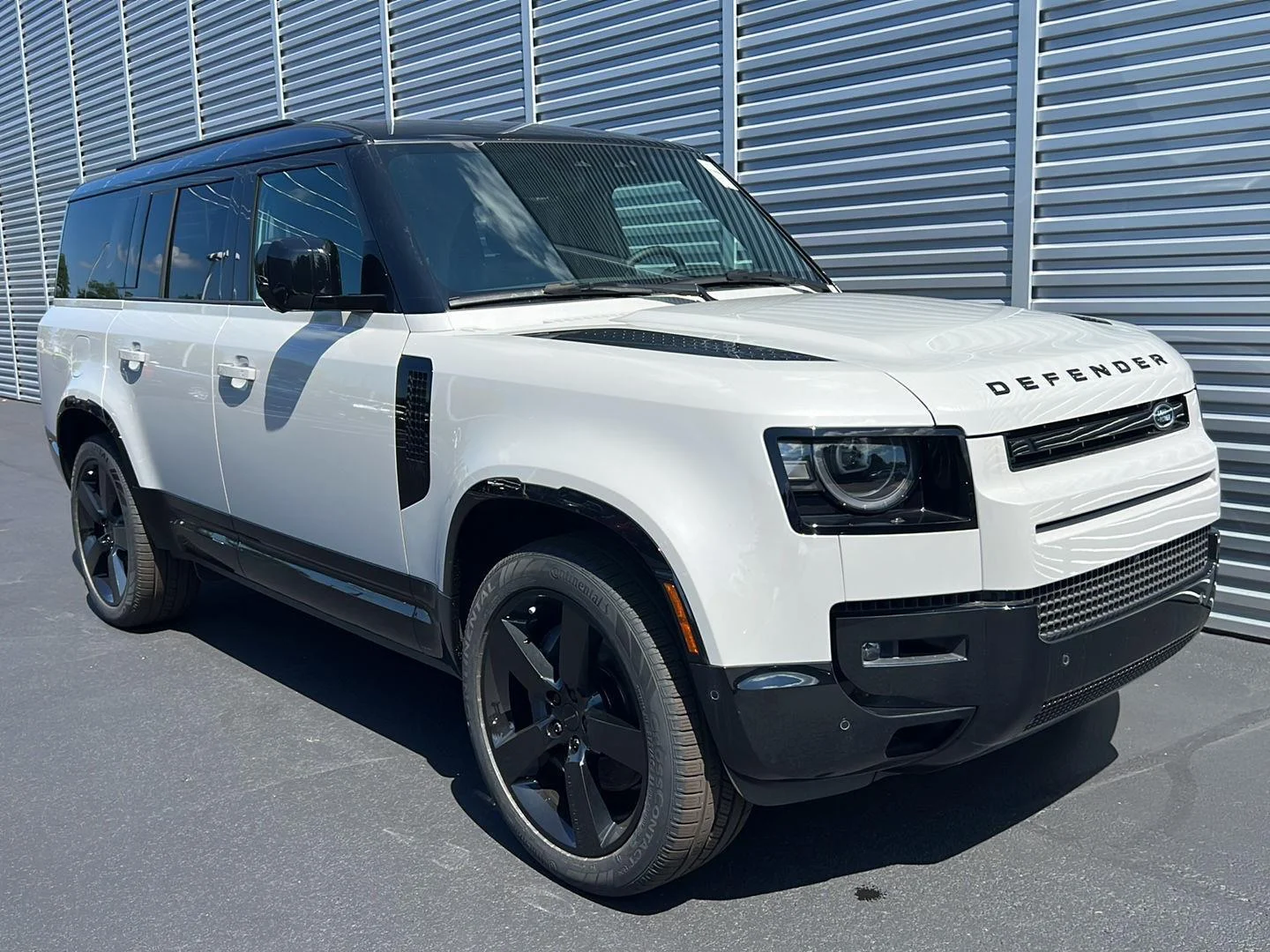 New 2026 Borasco Grey Metallic Land Rover X-Dynamic SE image 7
