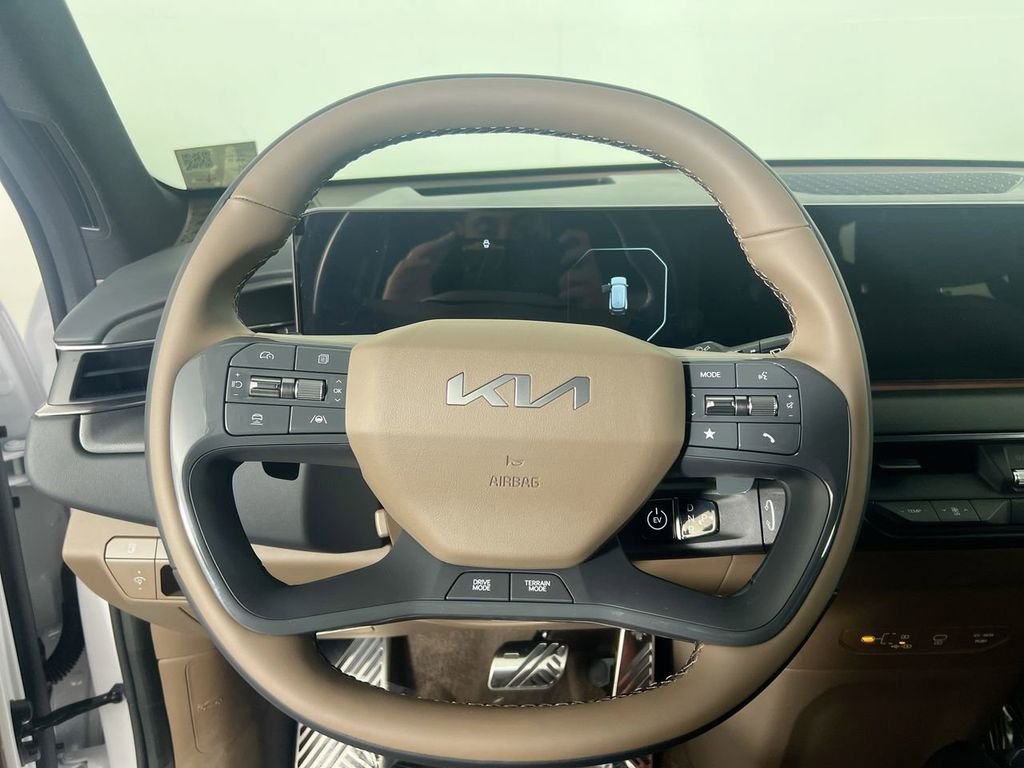 New 2026 Glacial White Pearl / Black Ro Kia GT-Line AWD image 17