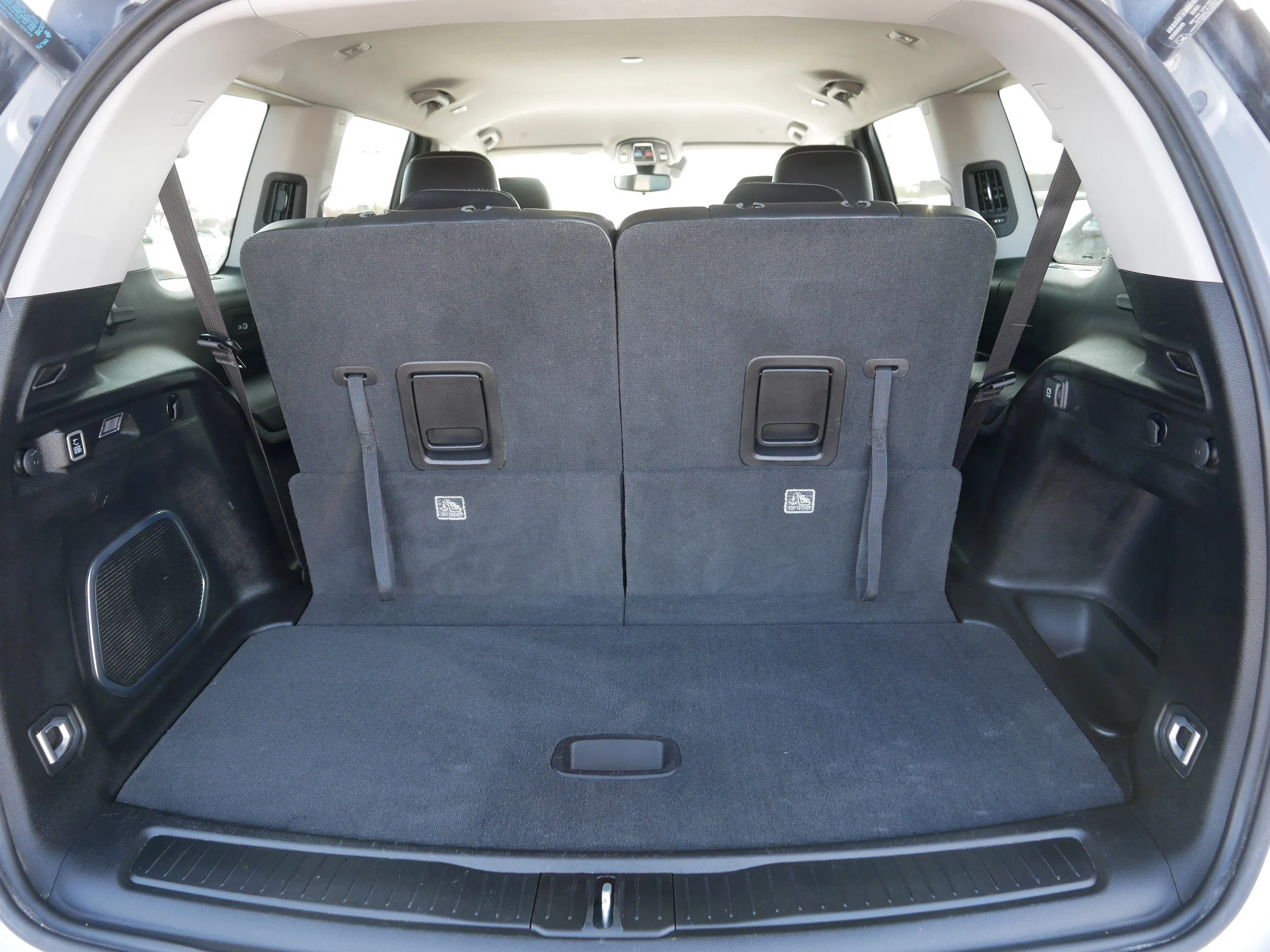 Used 2022 Silver Zynith Jeep Limited image 18