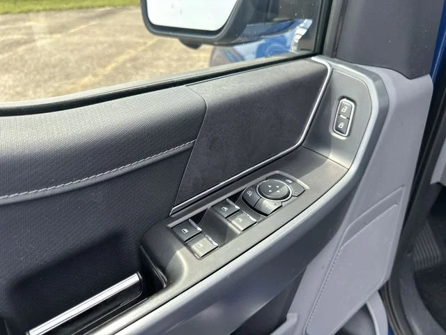 Used 2024 Blue Ford XLT image 17