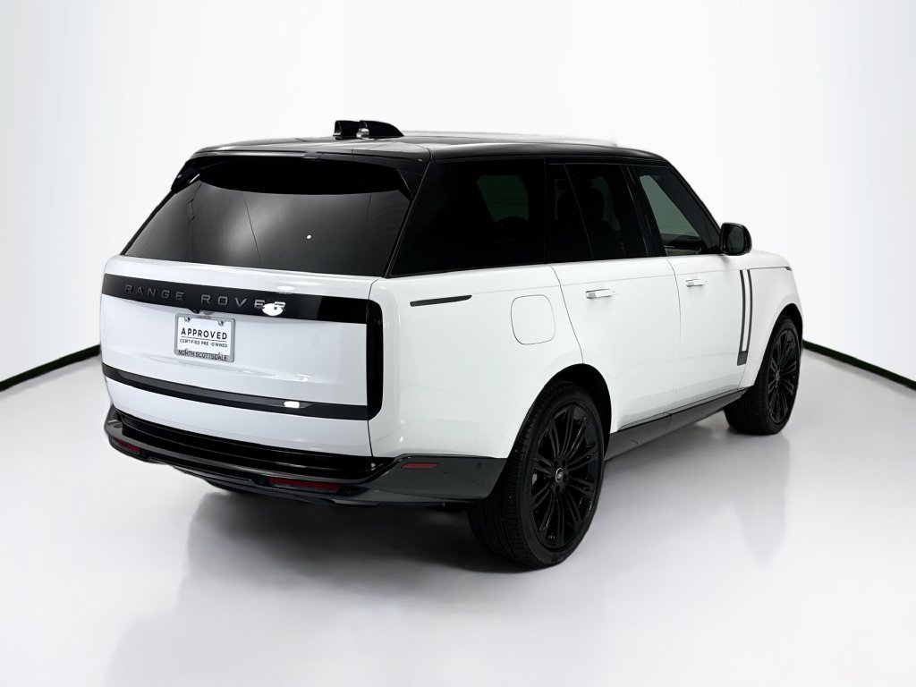 Certified Used 2025 Fuji White Land Rover SE image 5