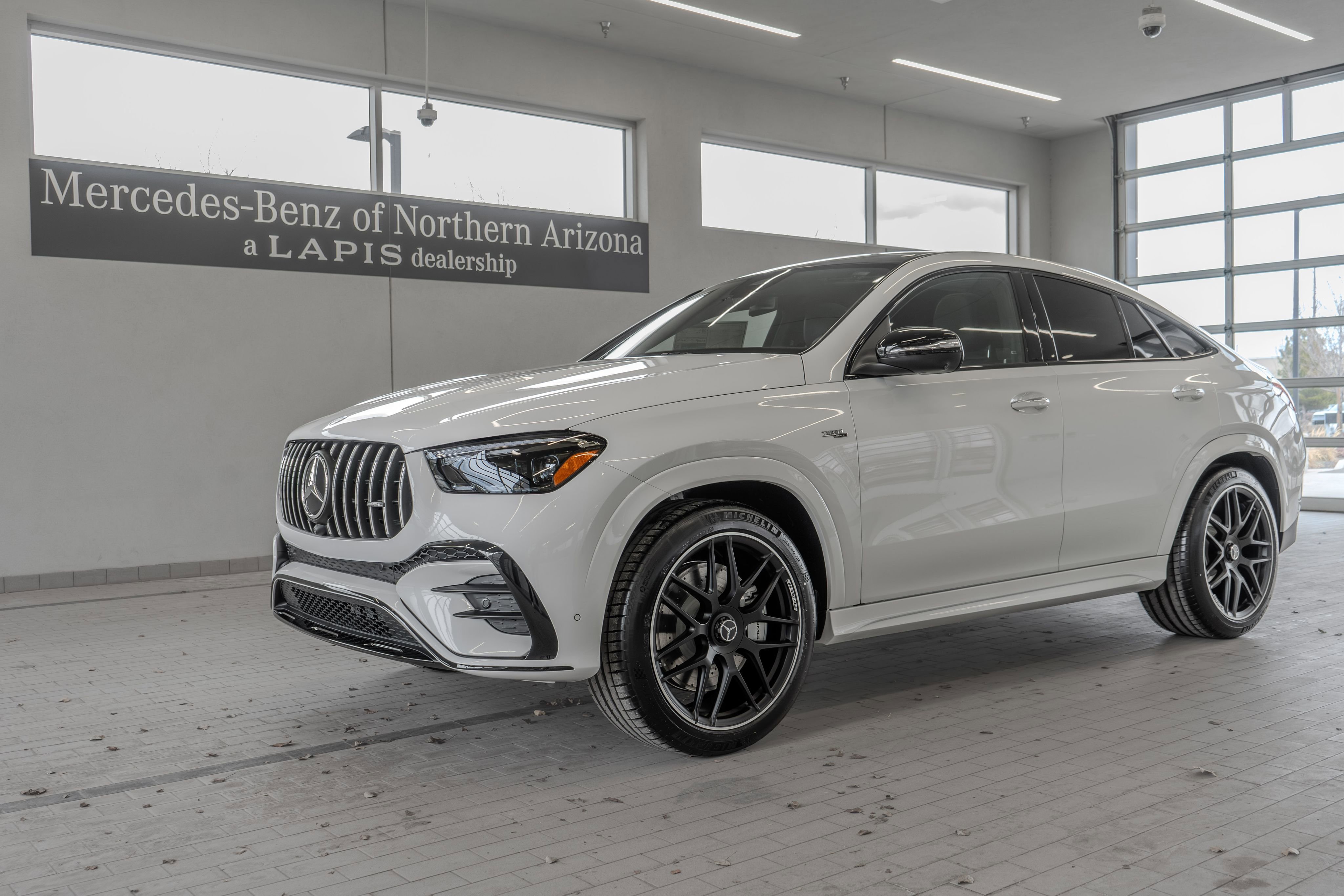 New 2026 MANUFAKTUR Moonlight White Metallic Mercedes-Benz GLE 53 AMG® image 39