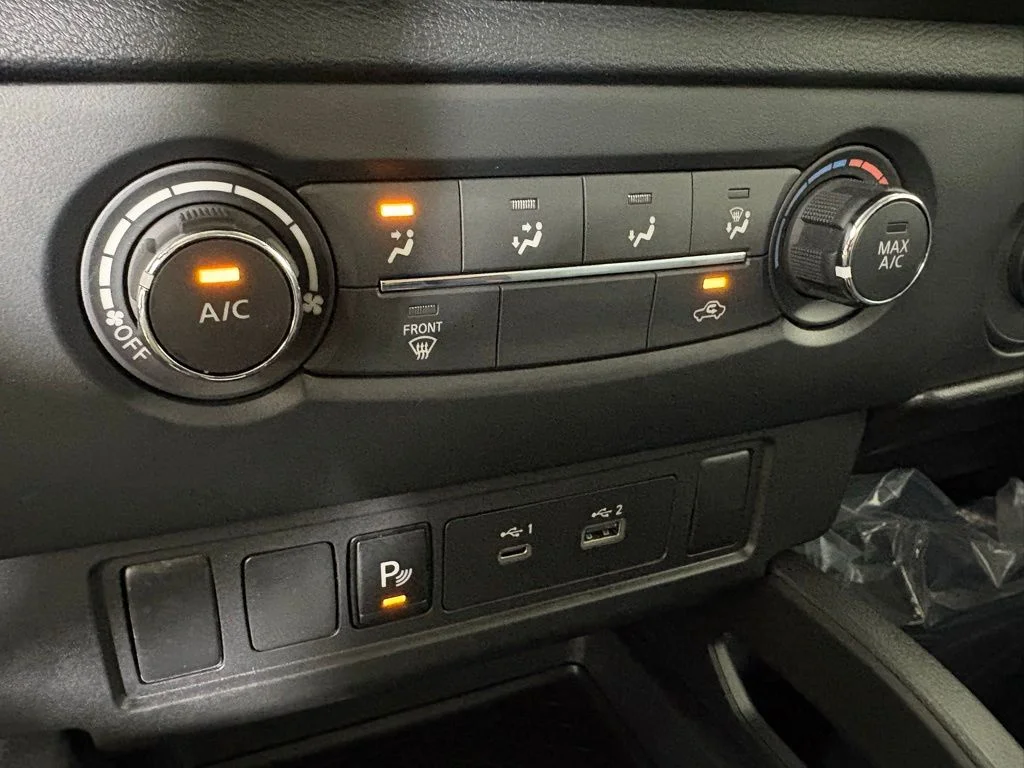 New 2026 Glacier White Nissan King Cab® S image 29