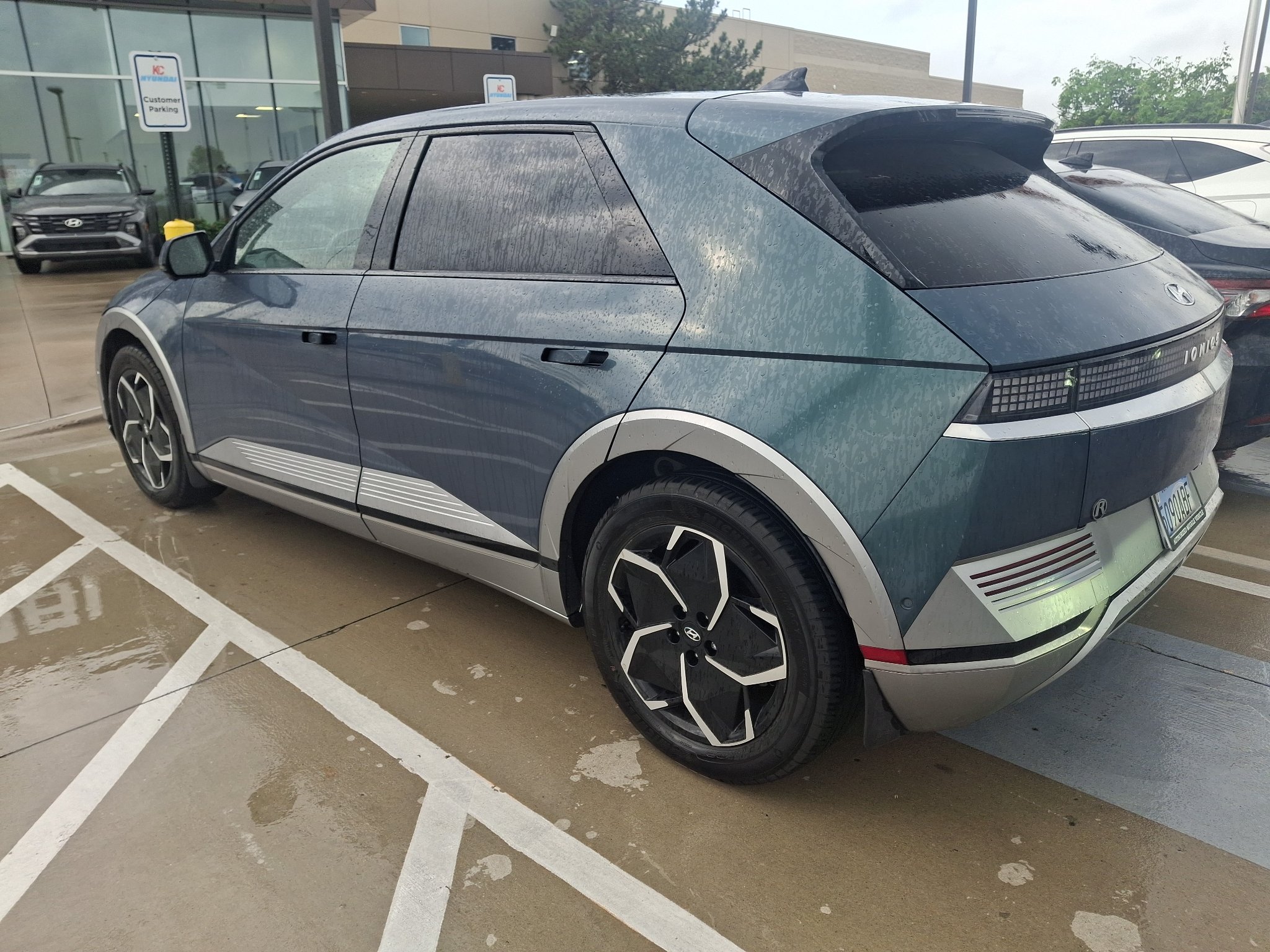 Used 2023 Digital Teal Hyundai Limited image 6