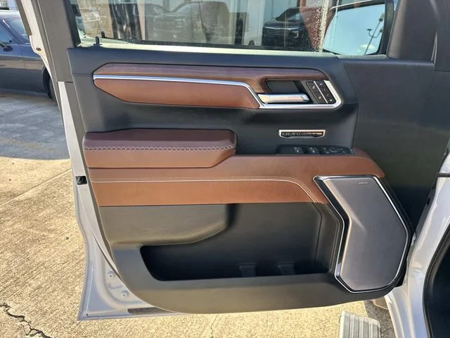 Used 2023 White GMC Denali Ultimate image 40
