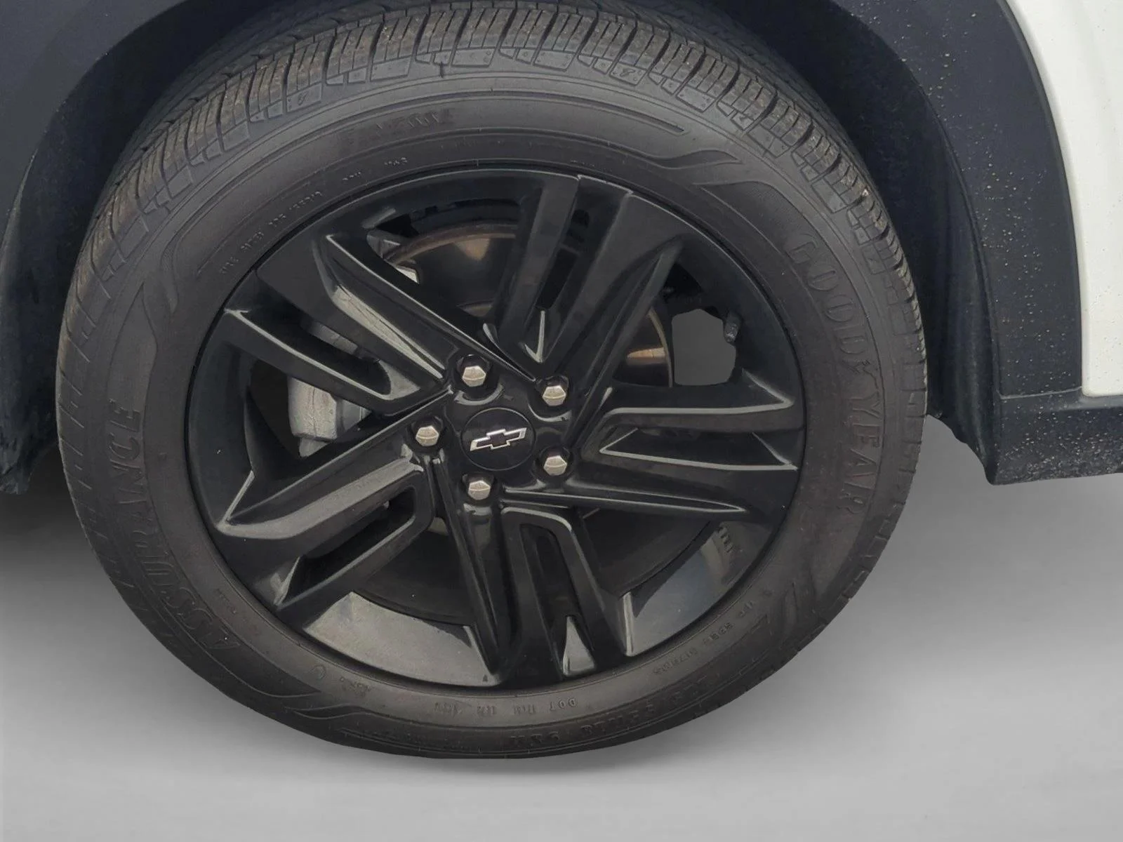Used 2025 Summit White Chevrolet ACTIV image 23