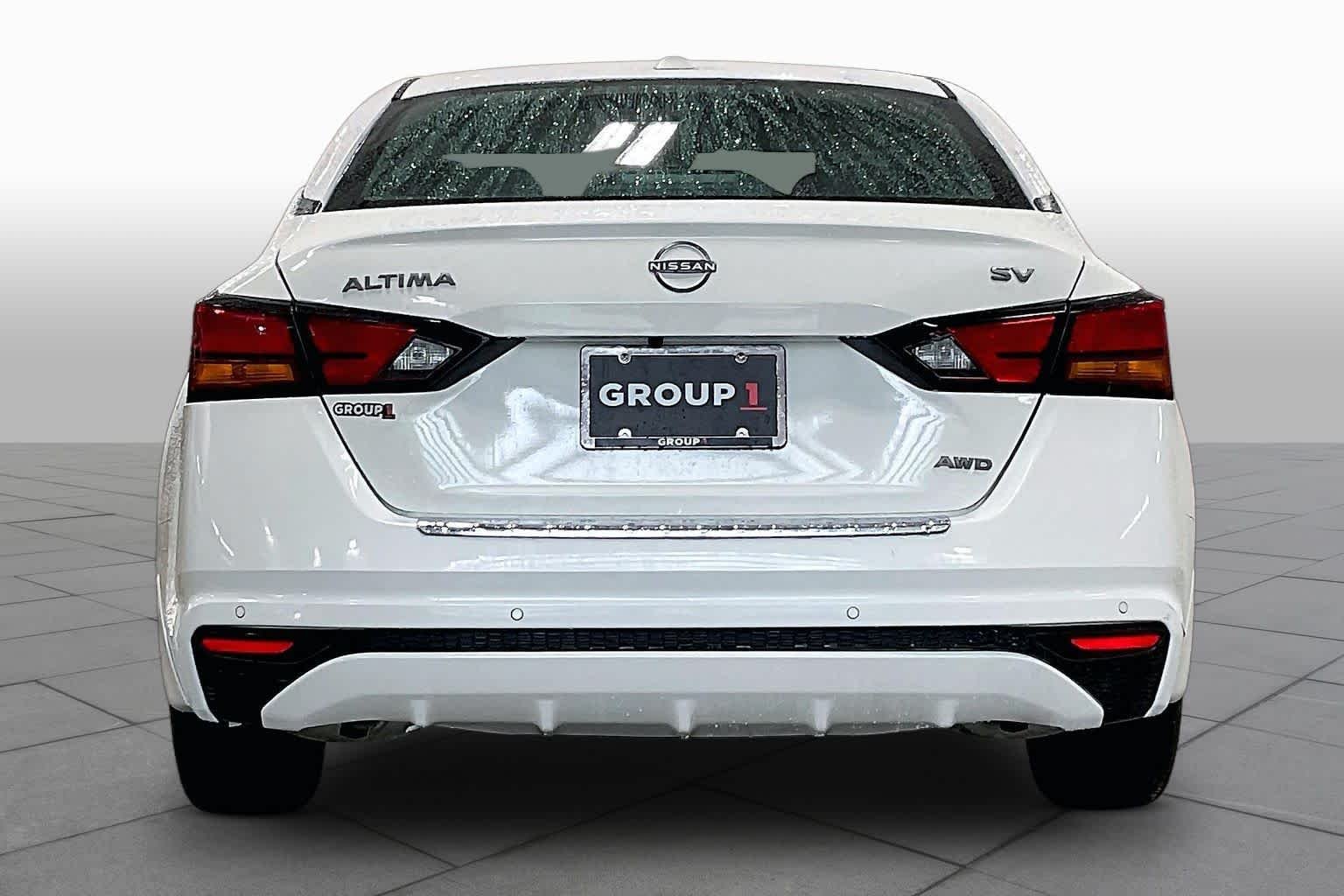 Used 2023 Pearl White Tricoat Nissan 2.5 SV image 5