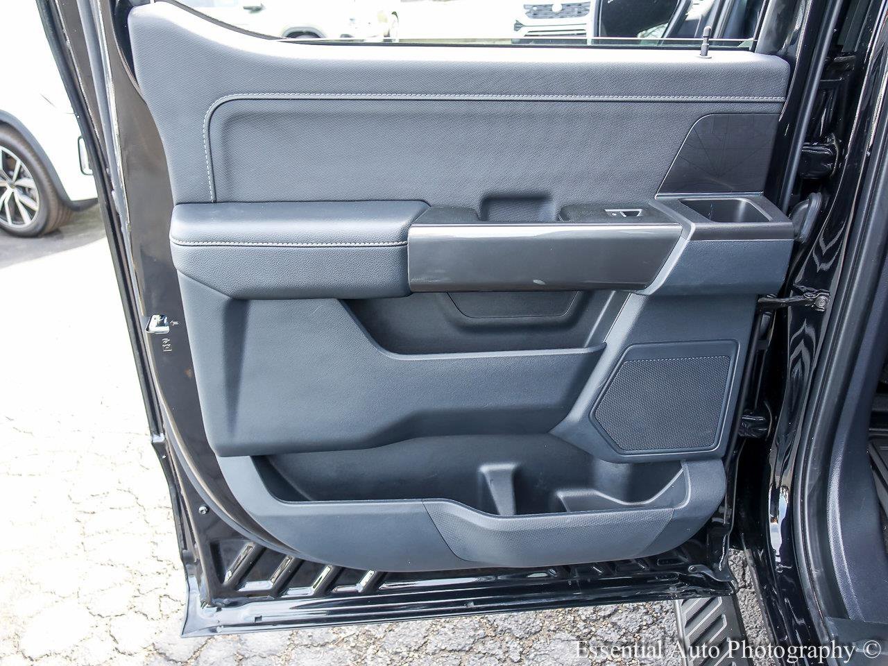 Used 2023 Agate Black Metallic Ford XLT image 20