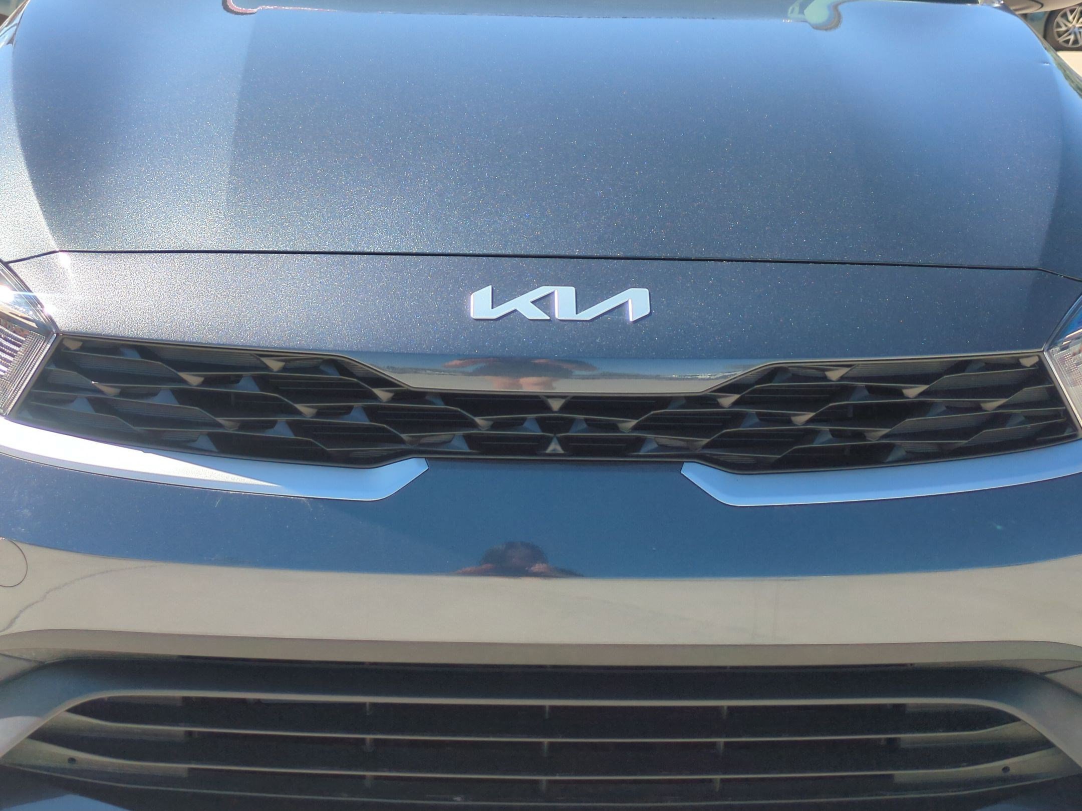 Used 2023 Gravity Gray Kia LXS image 9