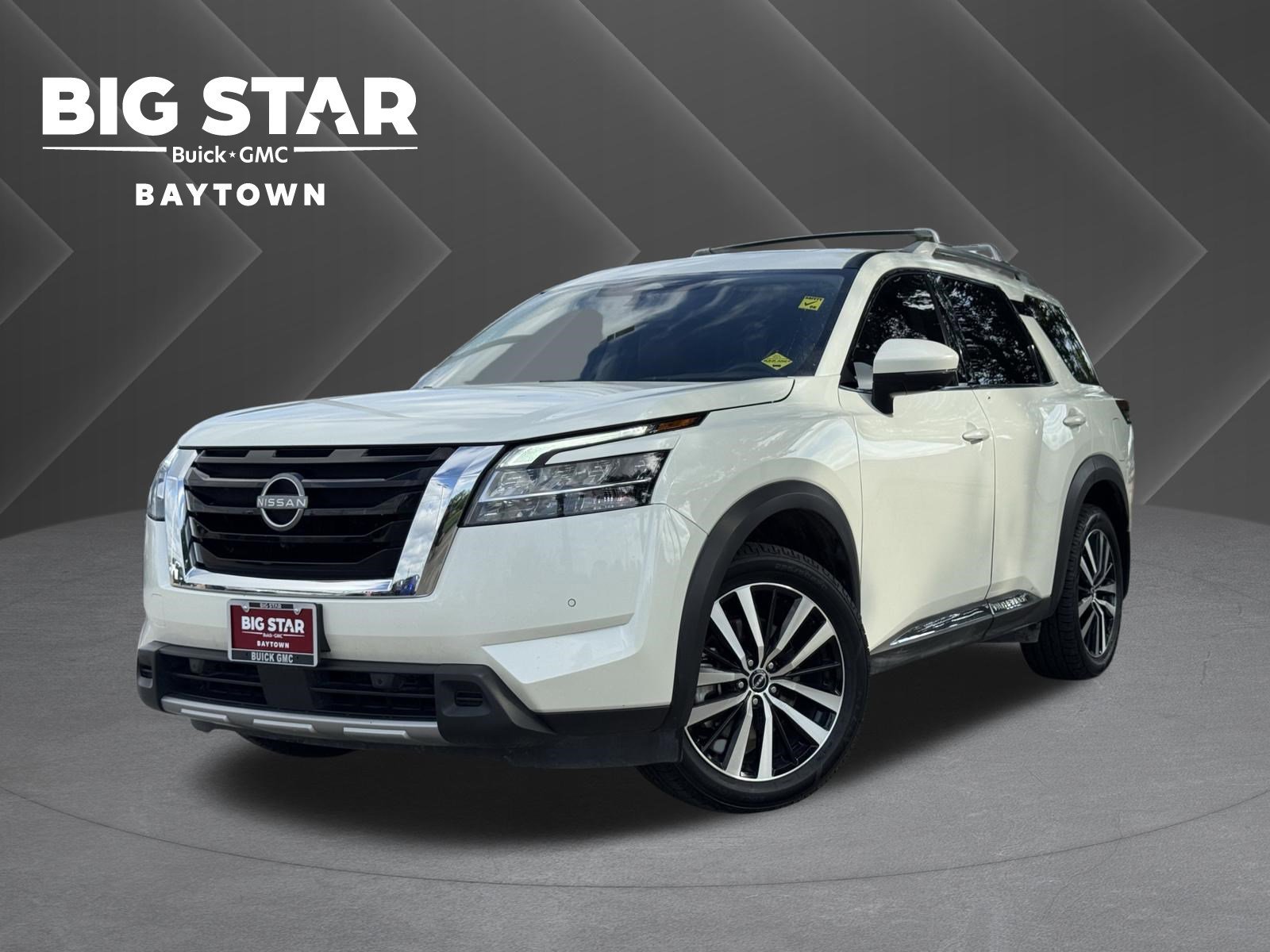 2024 Nissan Pathfinder Platinum 2WD's photo