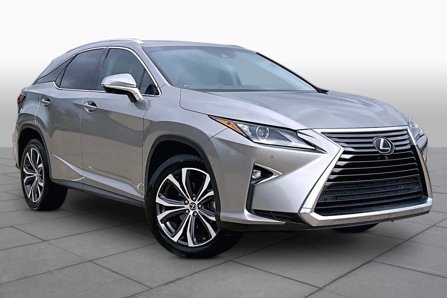 Used 2019 Atomic Silver Lexus  image 3