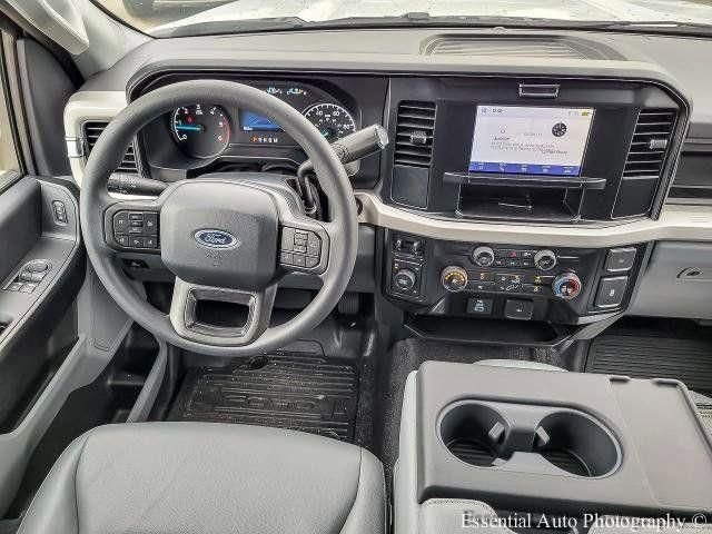 New 2025 Oxford White Ford F-450® XL image 35