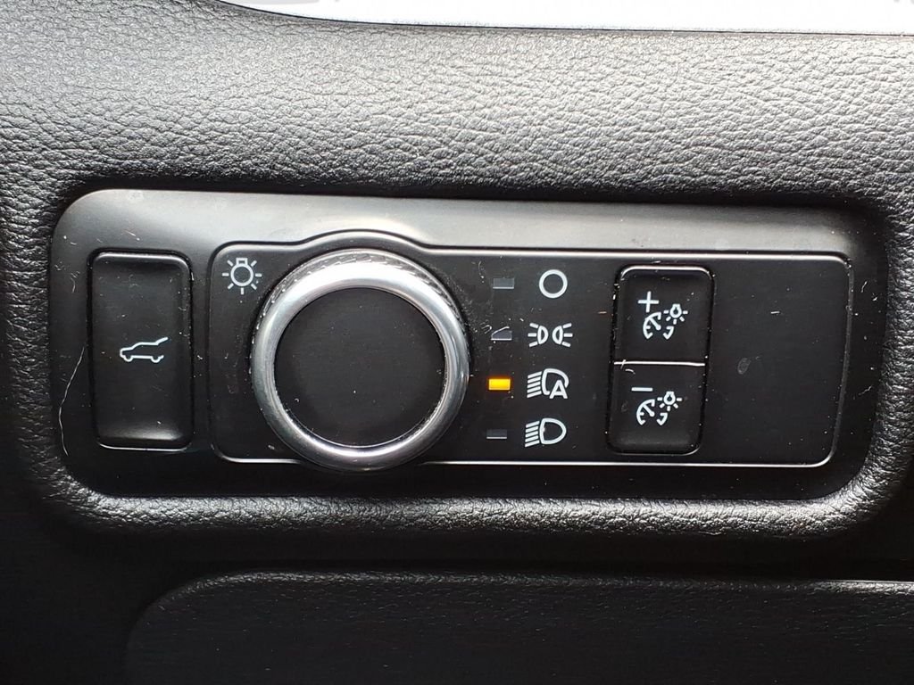 Used 2023 Red Metallic Ford XLT image 19
