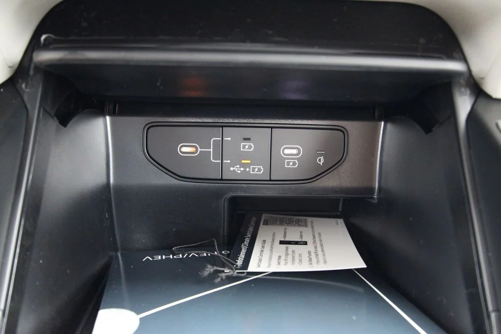 New 2026 Snow White Pearl Kia EX image 31