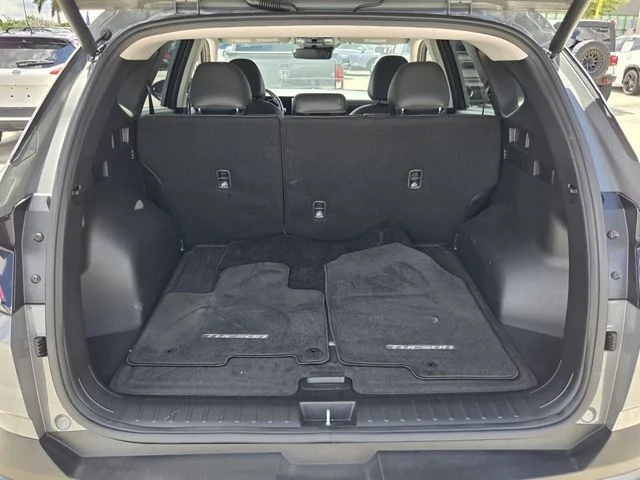 Used 2025 Gray Hyundai SEL Convenience image 13