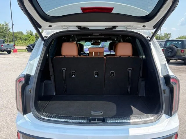 Used 2024 White Kia SX X-Line image 9