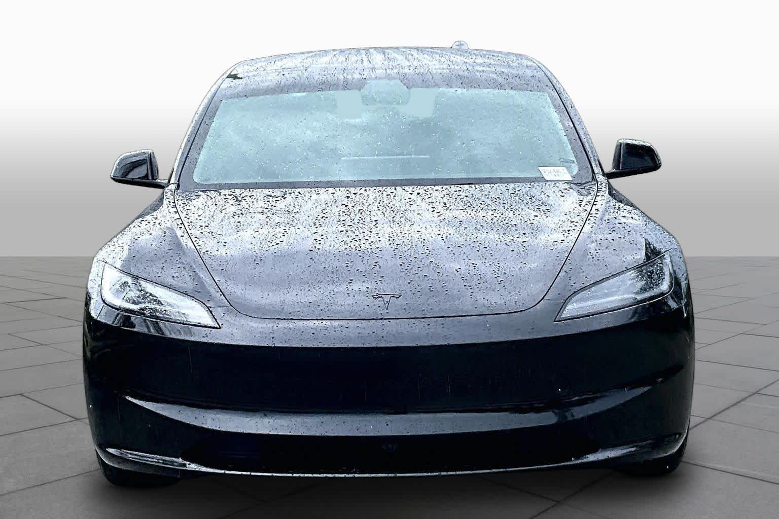 Used 2025  Tesla Long Range image 3