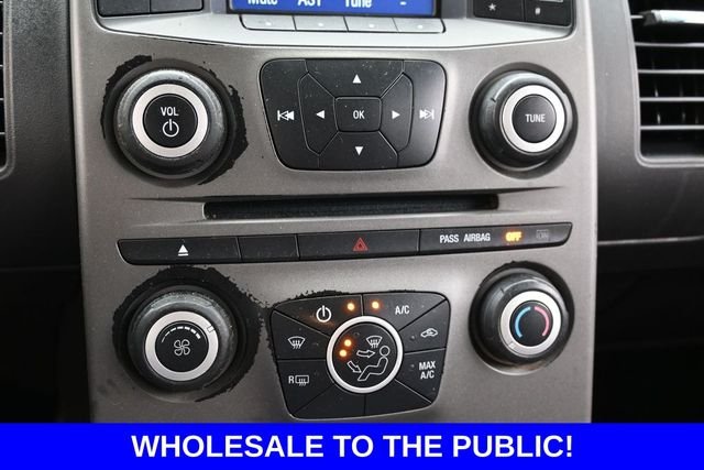 Used 2013 White Ford SE image 22
